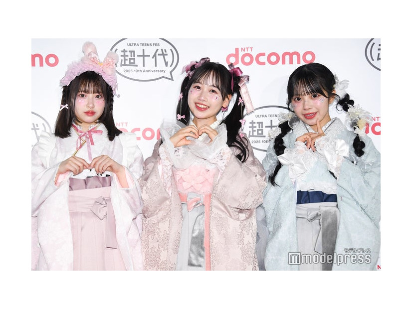 桜庭遥花、松本かれん、増田彩乃（C）モデルプレス
