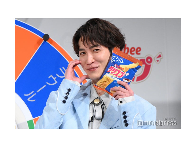 食べ過ぎてお芋にならないよう気をつけている渡辺翔太（C）モデルプレス