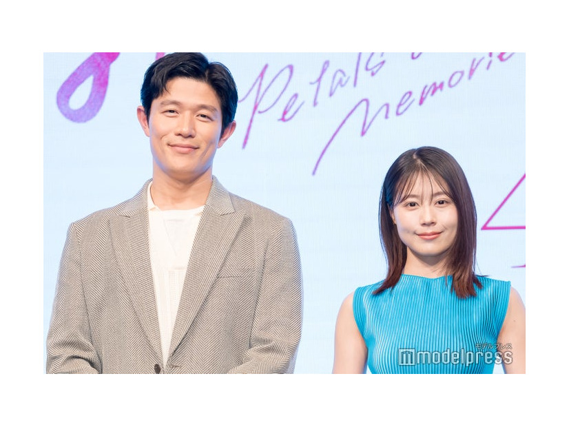 映画「花まんま」完成報告会見イベントに出席した鈴木亮平、有村架純（C）モデルプレス