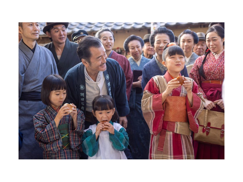 吉田鋼太郎、永瀬ゆずなら「あんぱん」第2話（C）NHK