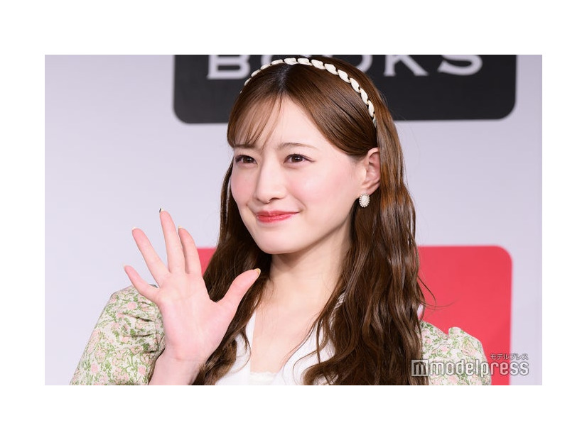 「中田花奈 1st フォトエッセイ 解析メモリアル」発売記念イベントに出席した中田花奈（C）モデルプレス
