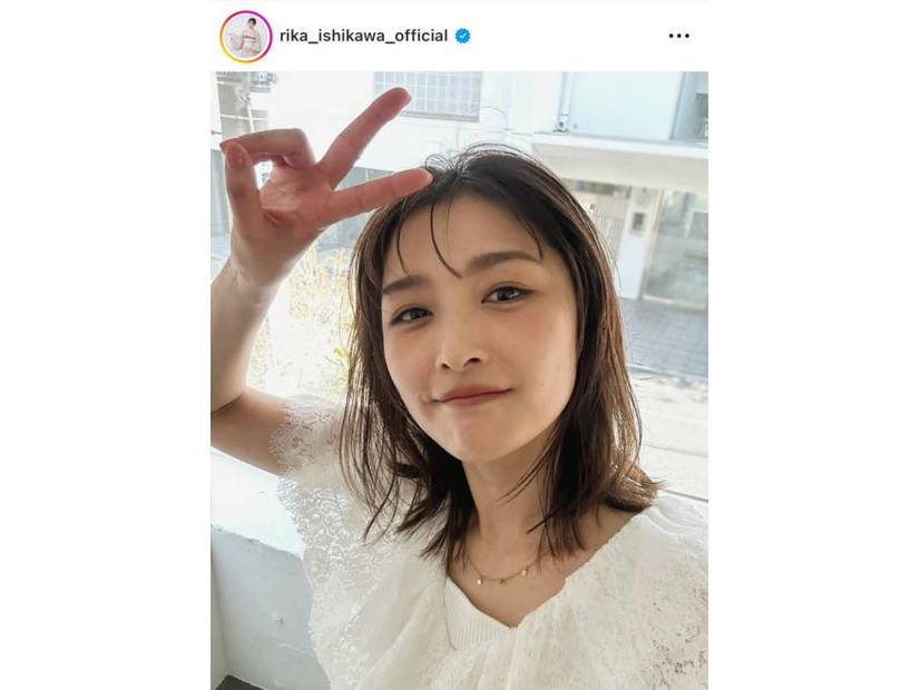 「さすが美しい」石川梨華、爽やかな春服コーデSHOTに反響「キュートすぎます」