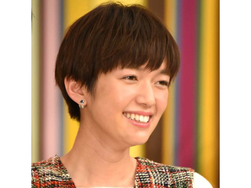 佐藤栞里、自身の名前の由来ともなったバンドのライブへ！笑顔SHOTを公開「家族みんなで手を繋いで…」