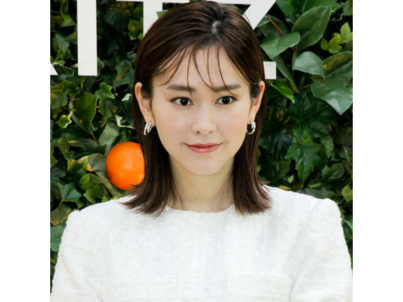 桐谷美玲、お腹ちらりホワイトコーデSHOTに反響「綺麗」「スタイル良すぎ」
