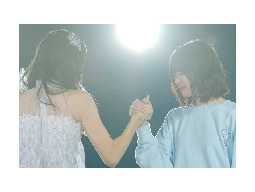 佐々木久美、高橋未来虹／撮影：上山陽介