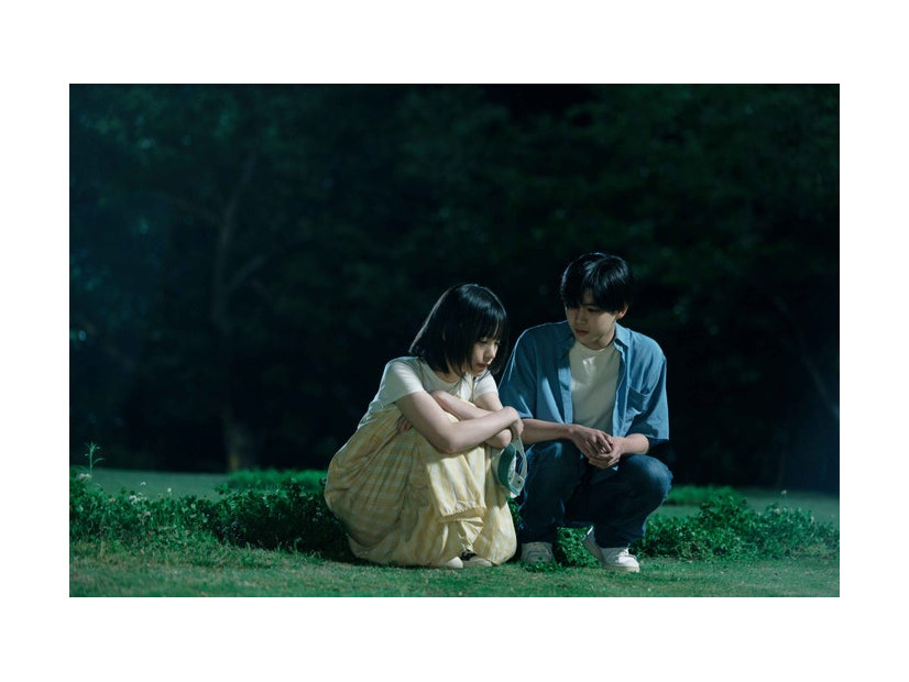 當真あみ、長尾謙杜（C）2025 映画「おいしくて泣くとき」製作委員会