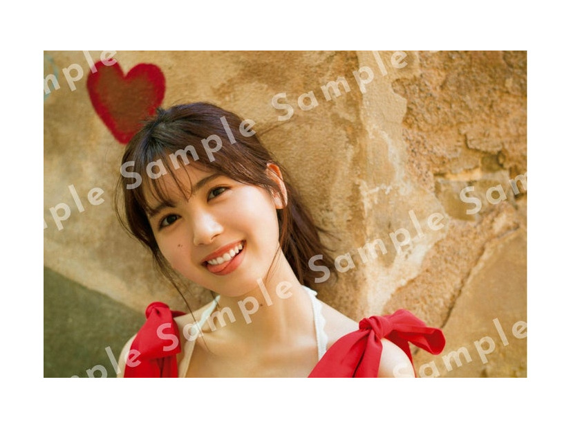 筒井あやめ 1st写真集「感情の隙間」書店特典ポストカード／書泉・芳林堂書店／撮影：細居幸次郎