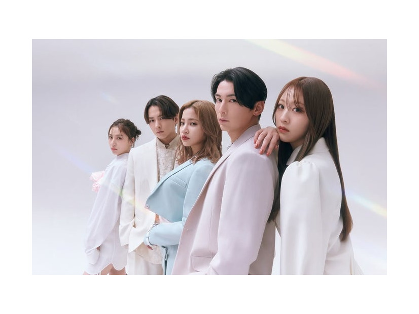 lol-エルオーエル-Instagramより