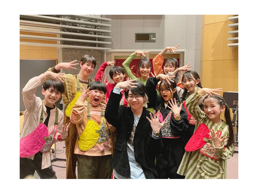 大森元貴＆てれび戦士（C）NHK