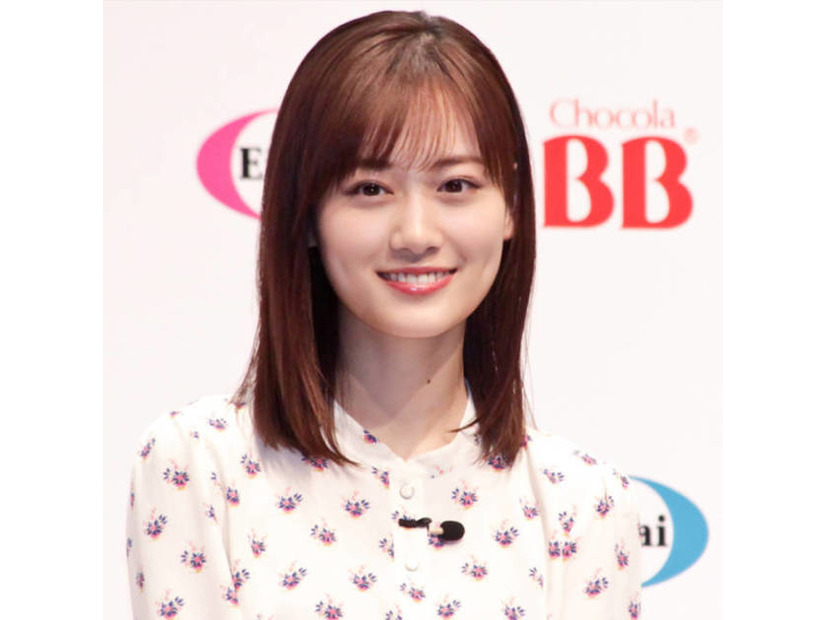 「彼女感すごい」山下美月、カジュアルな眼鏡コーデに反響「メイクもスタイリングも可愛い！」