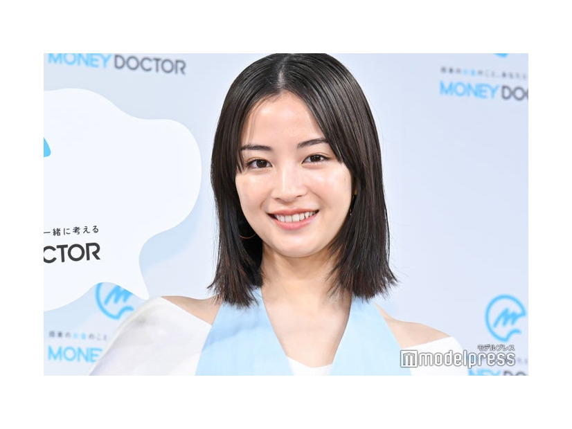 発表会に出席した広瀬すず（C）モデルプレス