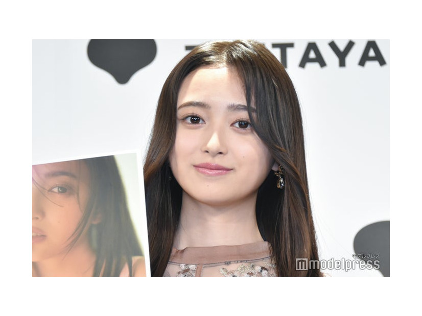 写真集刊行記念記者会見を行った井上和（C）モデルプレス