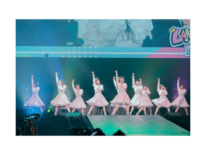 May J.・高嶺のなでしこらが一夜限りのパフォーマンス ファンサで会場沸かす【LANDCONライブレポ】