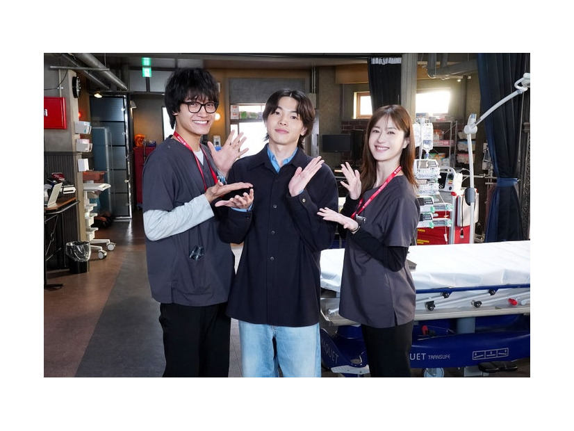 佐野晶哉、imase、松本若菜（C）フジテレビ