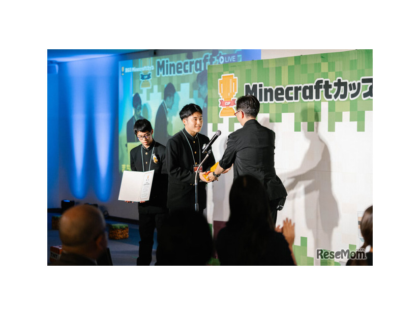Minecraftカップのようす