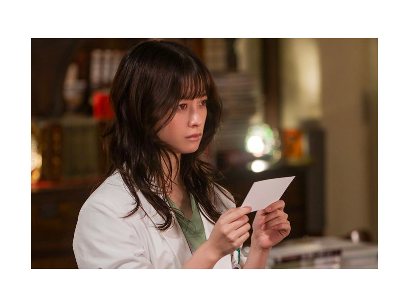 橋本環奈「天久鷹央の推理カルテ」第4話（C）テレビ朝日