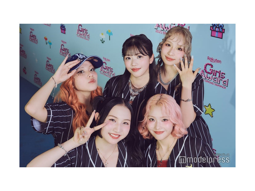 UN1CON／（左上から時計回りに）MANAMI、AKARI、NARAE、JOA、KOKORO（C）モデルプレス