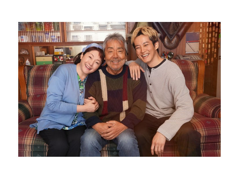 松坂慶子、寺尾聰、松坂桃李（C）2025「父と僕の終わらない歌」製作委員会