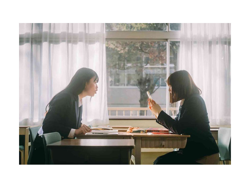 茅島みずき、莉子「霧尾ファンクラブ」第8話（C）地球のお魚ぽんちゃん・実業之日本社／中京テレビ