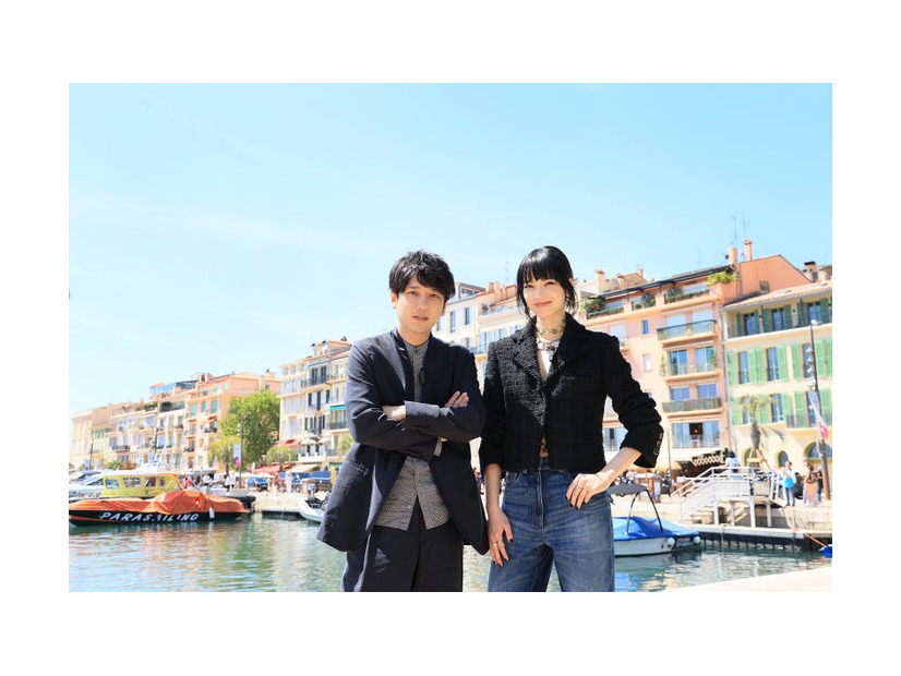 二宮和也、小松菜奈（C）2025 映画「8番出口」製作委員会