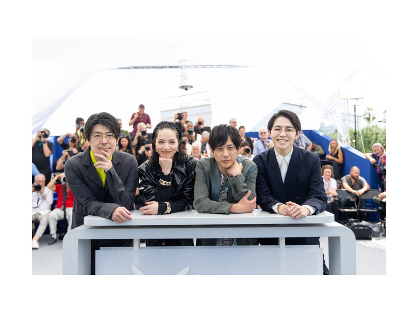 川村元気監督、小松菜奈、二宮和也、平瀬謙太朗氏、「８番出口」フォトコールの様子（C）Kazuko Wakayama