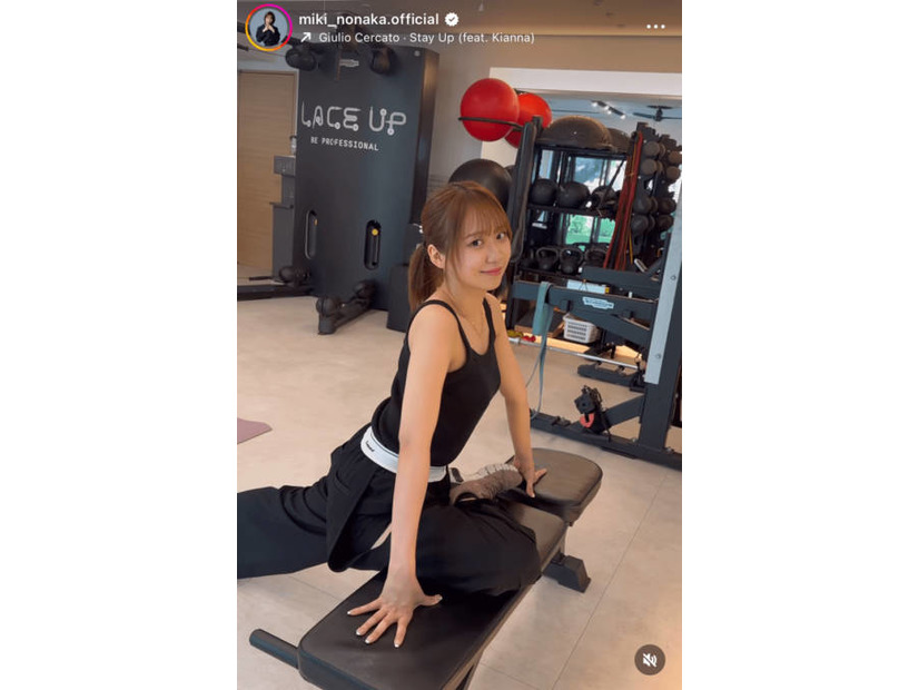 モー娘。野中美希、美スタイル際立つスポーツウェア姿の筋トレSHOTに「凄い」「かっこいいです」の声