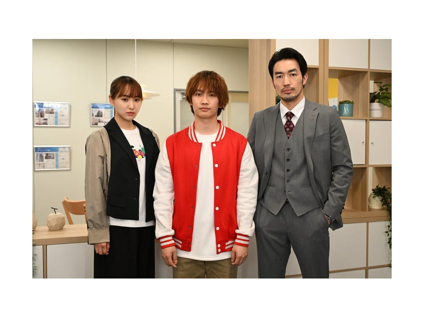 菅井友香、藤原丈一郎、大谷亮平（C）カンテレ