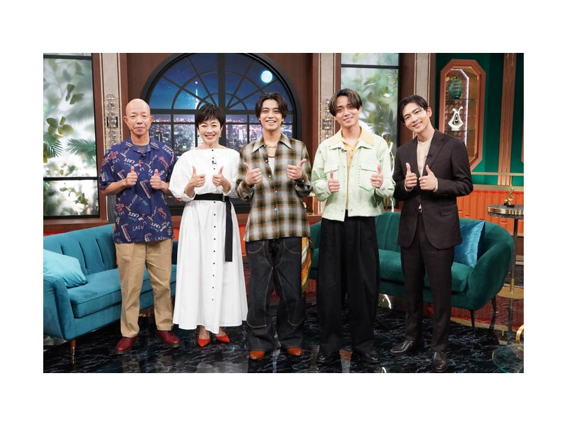小峠英二、有働由美子アナ、高橋海人、永瀬廉、松下洸平（C）日本テレビ