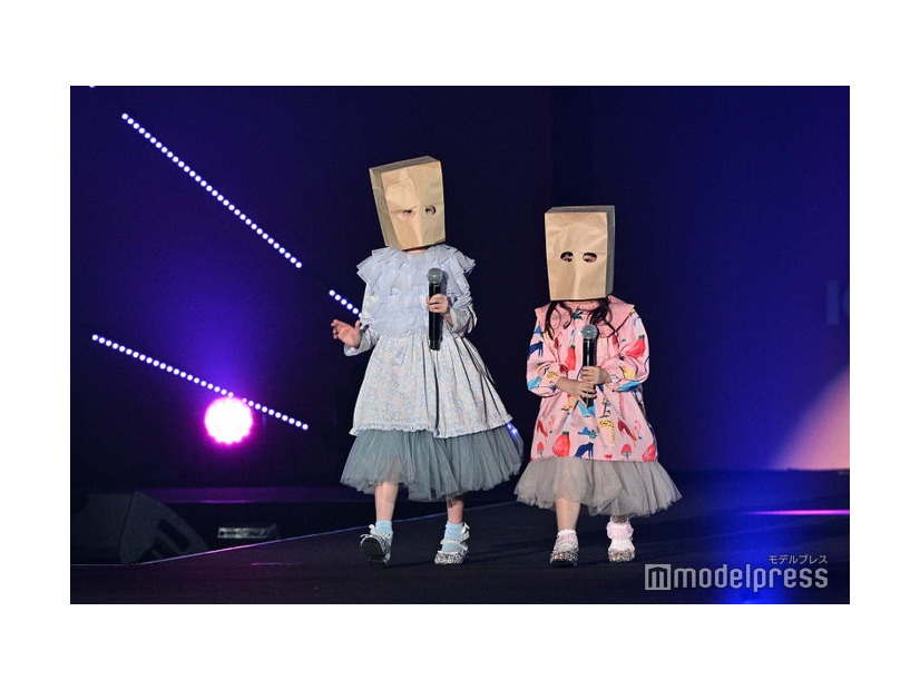 池村碧彩、本田都々花「ドールハウス」ステージ（C）モデルプレス