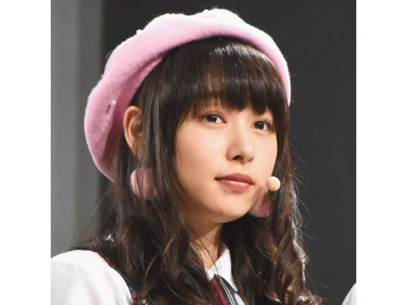 桜井日奈子、爽やかな夏色ワンピースSHOTに反響「色気すご」「身体のラインが綺麗！」