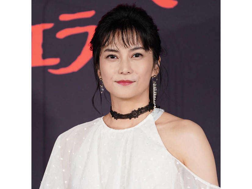 「女神のように綺麗」柴咲コウ、美しい二の腕を披露したドレスSHOTに反響「お写真とっても素敵」