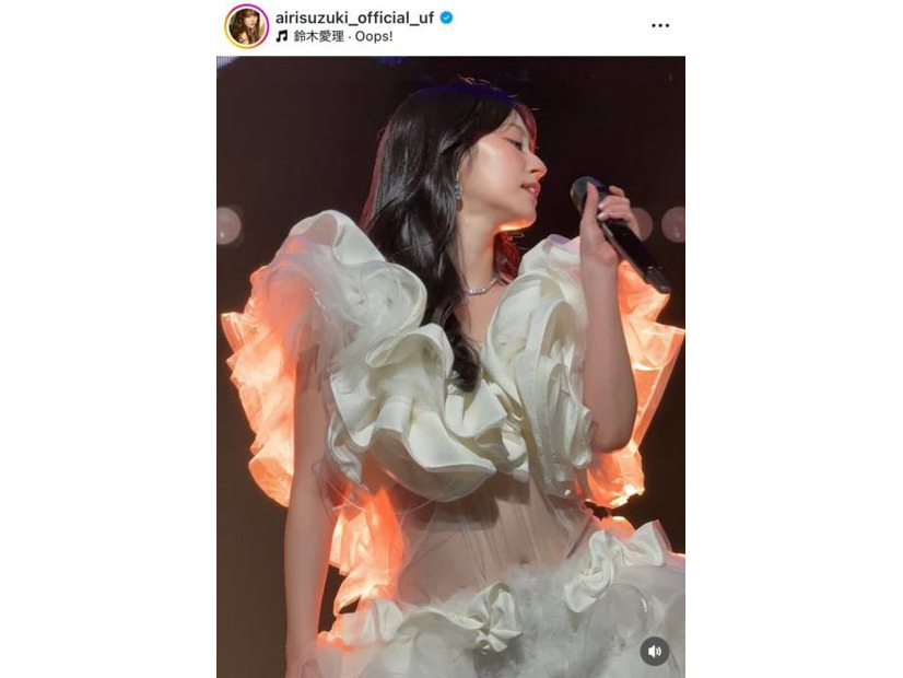 「神々しい」鈴木愛理、シースルー衣装を着こなすステージSHOTに絶賛の声「スタイル良すぎ」
