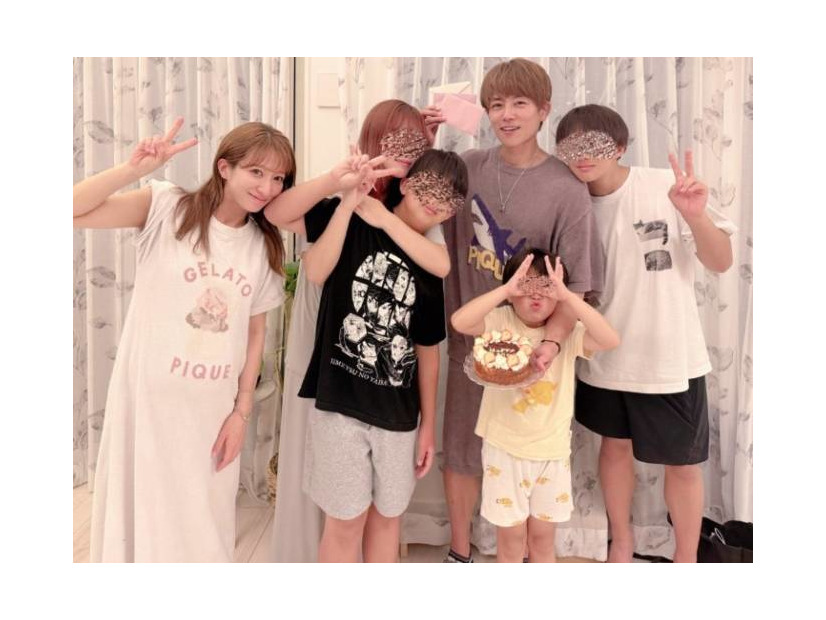 第5子妊娠中の辻希美、子供たちからの愛に溢れた“父の日”SHOTを公開「世界一大好きです」