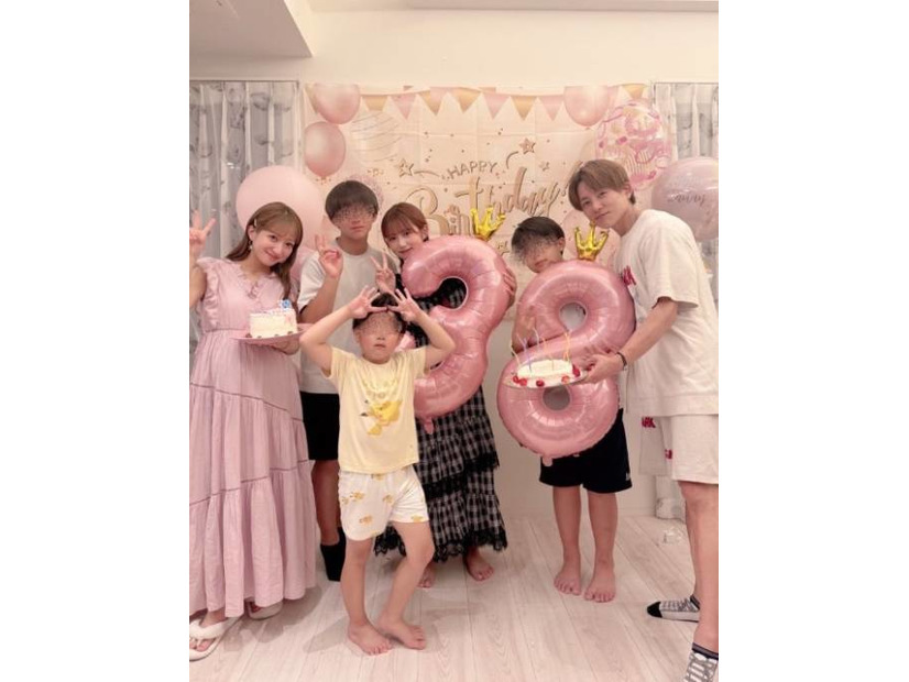 第5子出産を控える辻希美、幸せな“38歳”バースデーSHOTを公開「愛が伝わって泣けました」