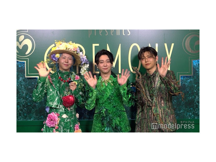 モデルプレスの取材に応じたMrs. GREEN APPLE（C）モデルプレス