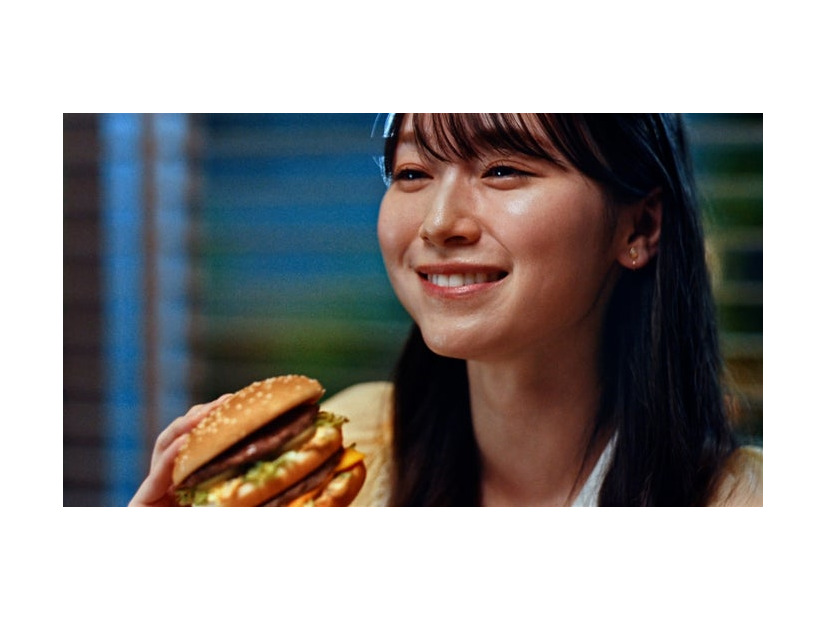 守屋麗奈／ビッグマック「明日も 笑おう あの頃も今も」篇（提供写真）