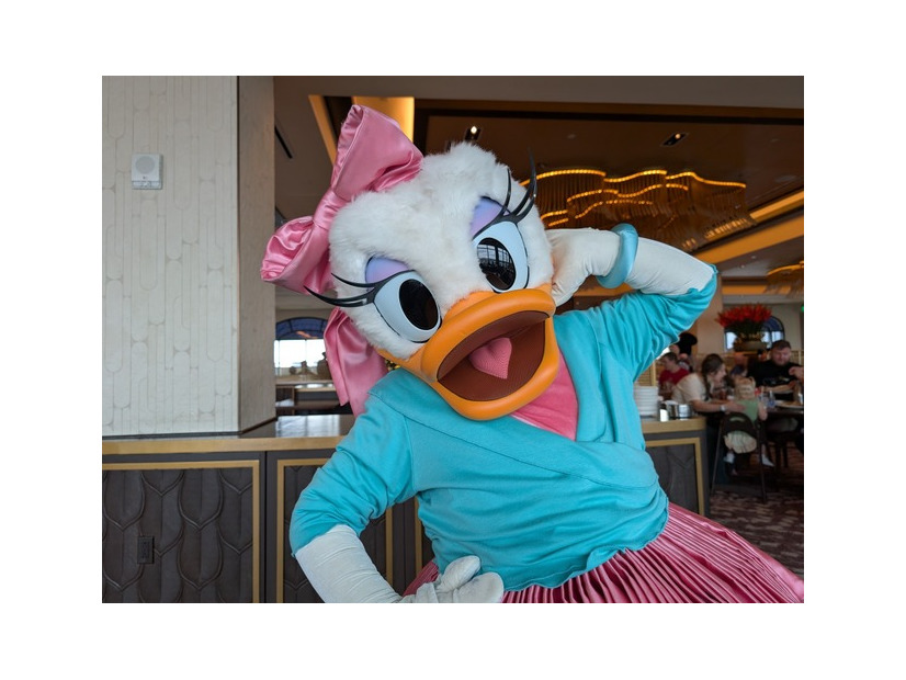 【海外ディズニー】アーティストに扮したミッキーたちと楽しい朝食！人気キャラクター・ダイニングを体験　フロリダ WDW