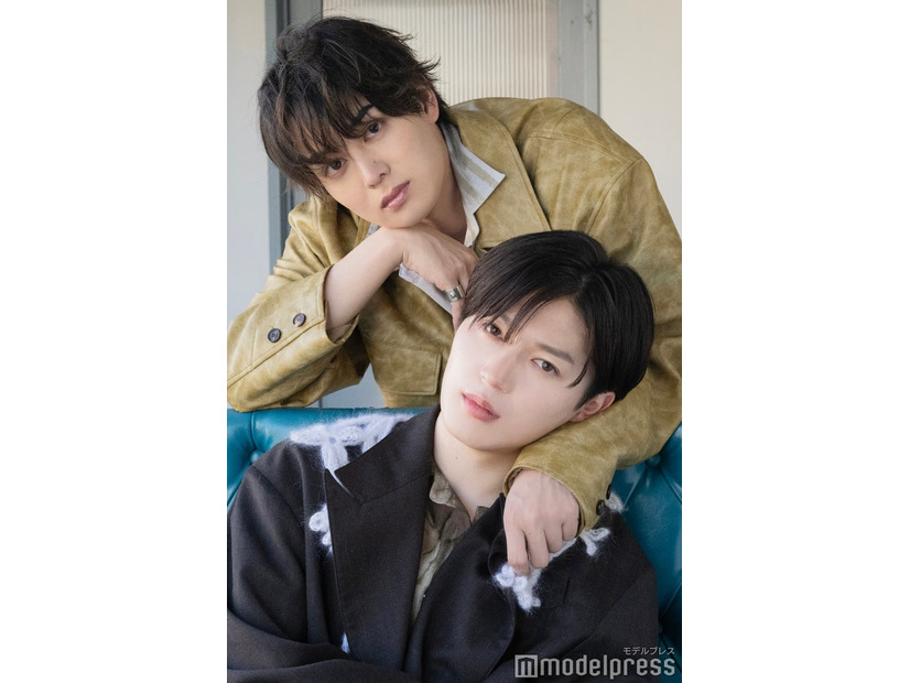 モデルプレスのインタビューに応じた前田大輔、西山智樹（C）モデルプレス