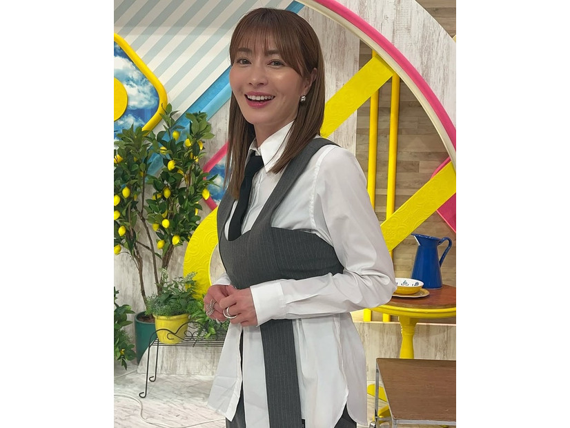 ヘアカット前の／新山千春公式Instagramより