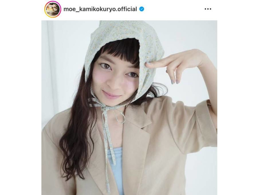 上國料萌衣、“オン眉”がキュートなオフSHOTにファン悶絶「よすぎる！」「顔面がそもそも天才」