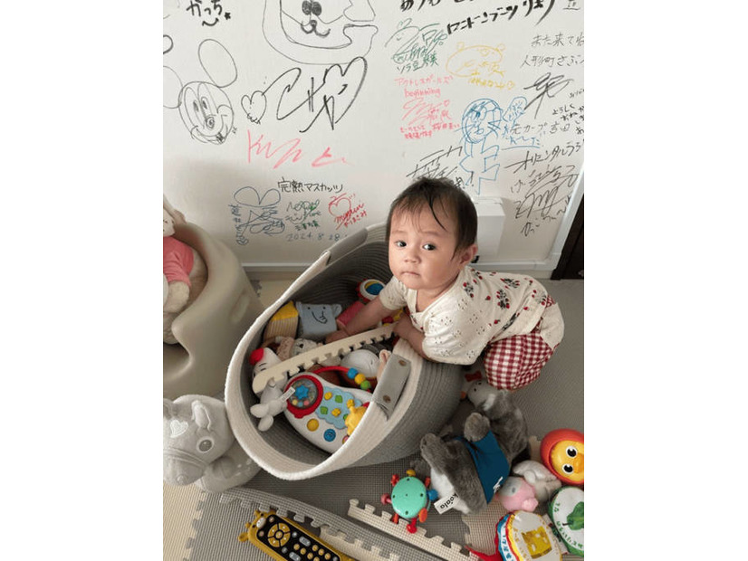 山本圭壱、愛娘がおもちゃを選ぶ姿にメロメロ！ファンもほっこり「可愛い」「癒されます」