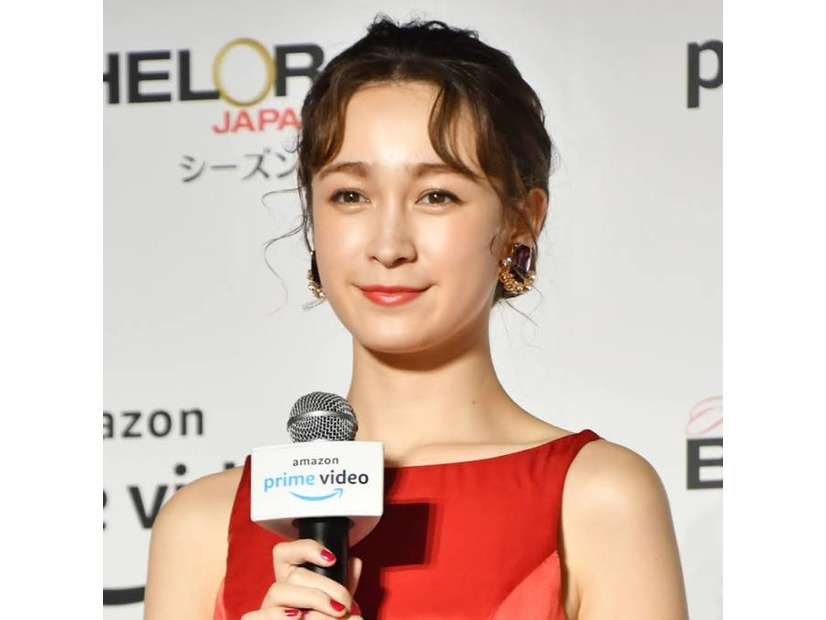 冷房の冷え対策に！藤井サチ、愛用している“シルク腹巻”を紹介「どんなお洋服にも響かない」
