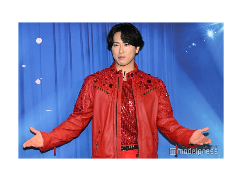 イナバウアーができるようになった宮舘涼太（C）モデルプレス