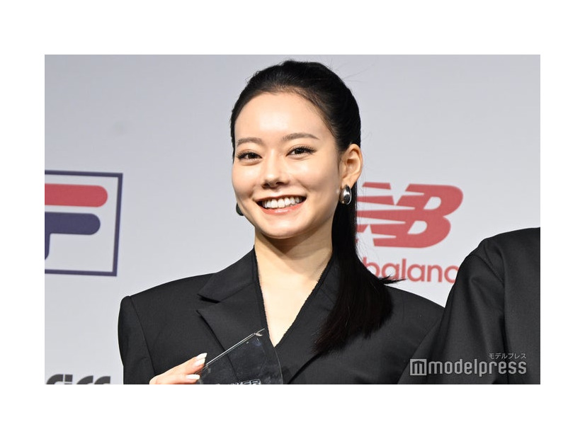 「スニーカーベストドレッサー賞2025」モデル部門を受賞したなごみ（C）モデルプレス