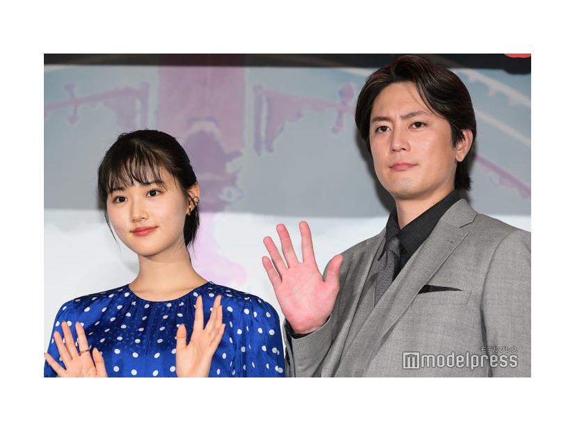「不思議の国でアリスと -Dive in Wonderland-」完成披露試写会舞台挨拶に出席した原菜乃華、間宮祥太朗（C）モデルプレス