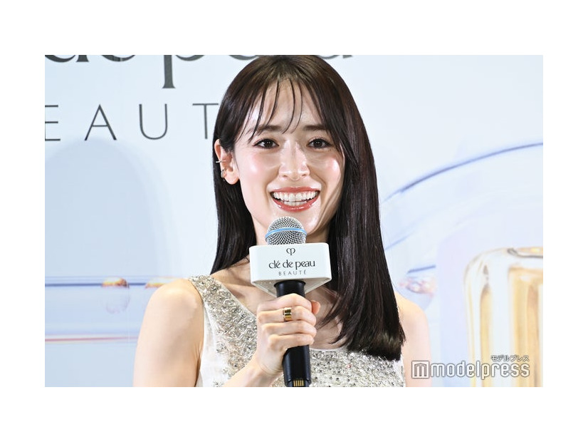 「クレ・ド・ポー ボーテ POPUPイベント」フォトコールに登壇した泉里香（C）モデルプレス