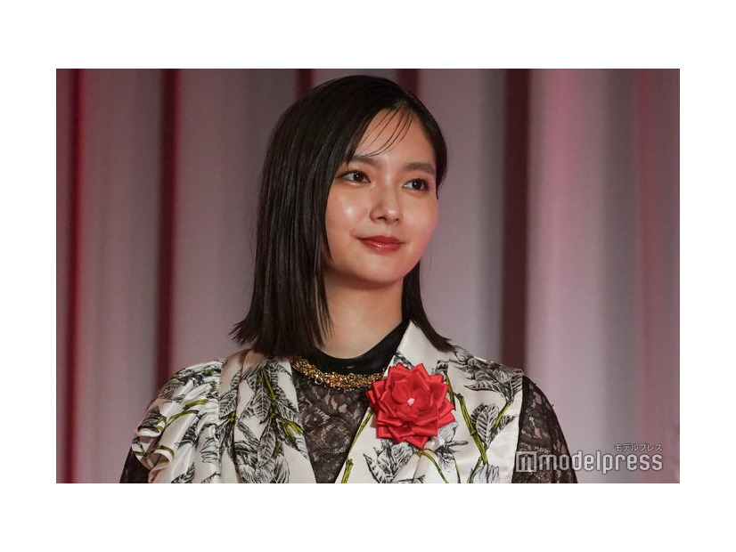 「第41回ATP賞テレビグランプリ」受賞式に登壇した新川優愛（C）モデルプレス