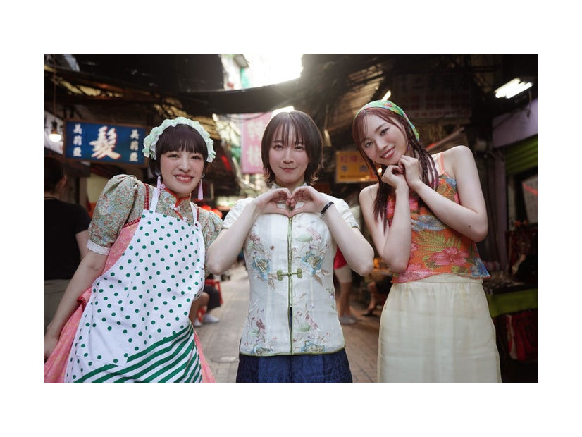 花瀬琴⾳、吉岡里帆、梅澤美波（C）眉⽉じゅん／集英社・映画「九⿓ジェネリックロマンス」製作委員会