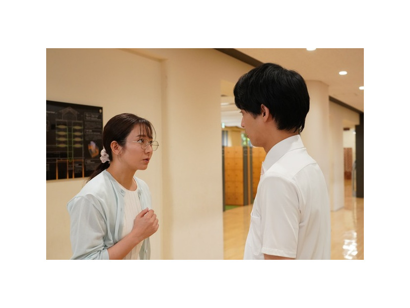 カヲル、愛実を追いかけいきなり抱きしめる！驚く愛美は…『愛の、がっこう。』４話