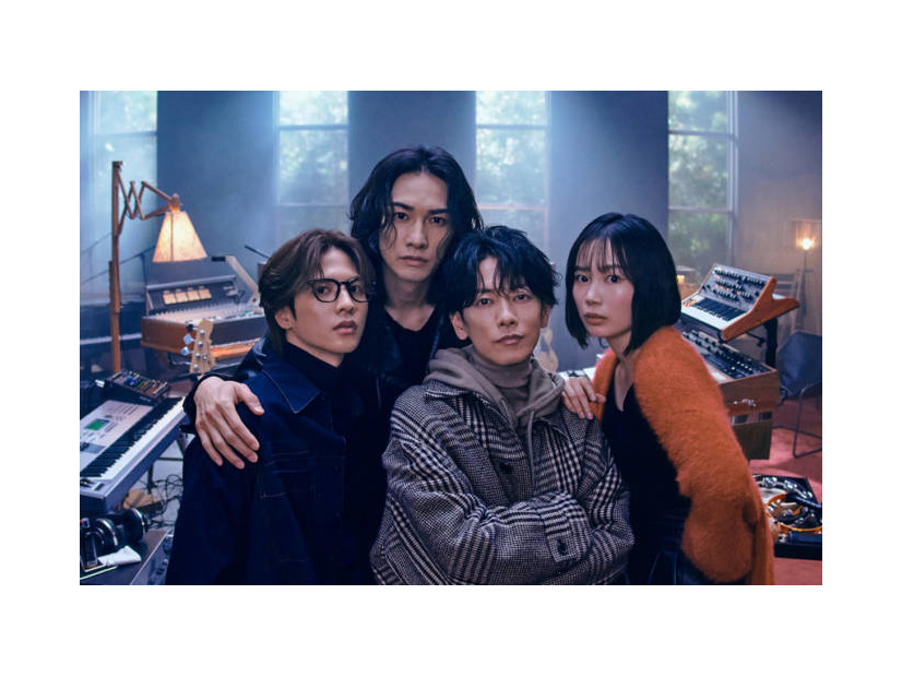 佐藤健主演『グラスハート』配信開始！現実デビューも果たした劇中バンド・TENBLANKの魅力に迫る